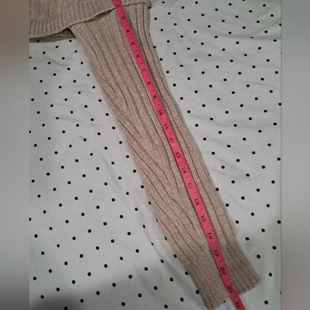 Minkpink Multi-Textured Cropped Knit Sweater Like New - XS - Picture 6 of 11